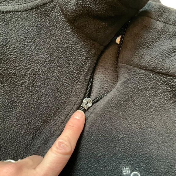 Columbia Black Full-Zip Fleece Jacket Size XL**NOTE Zipper defect - Picture 8 of 13
